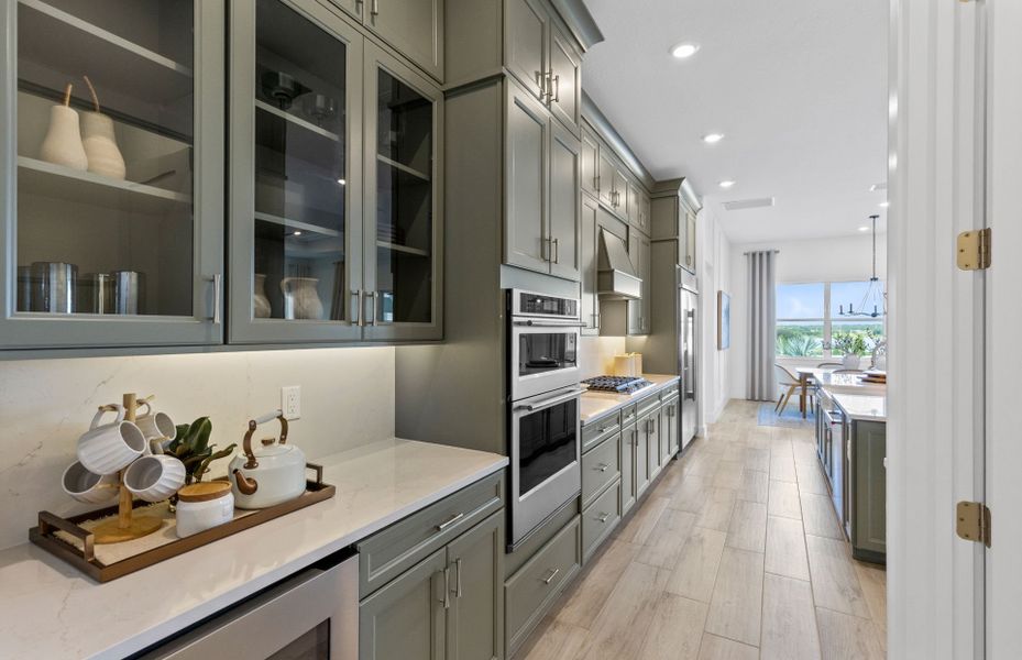 Representative furnished interior of a home built from the Renown by Del Webb in Del Webb Lakehaven, Clermont (Image 7).