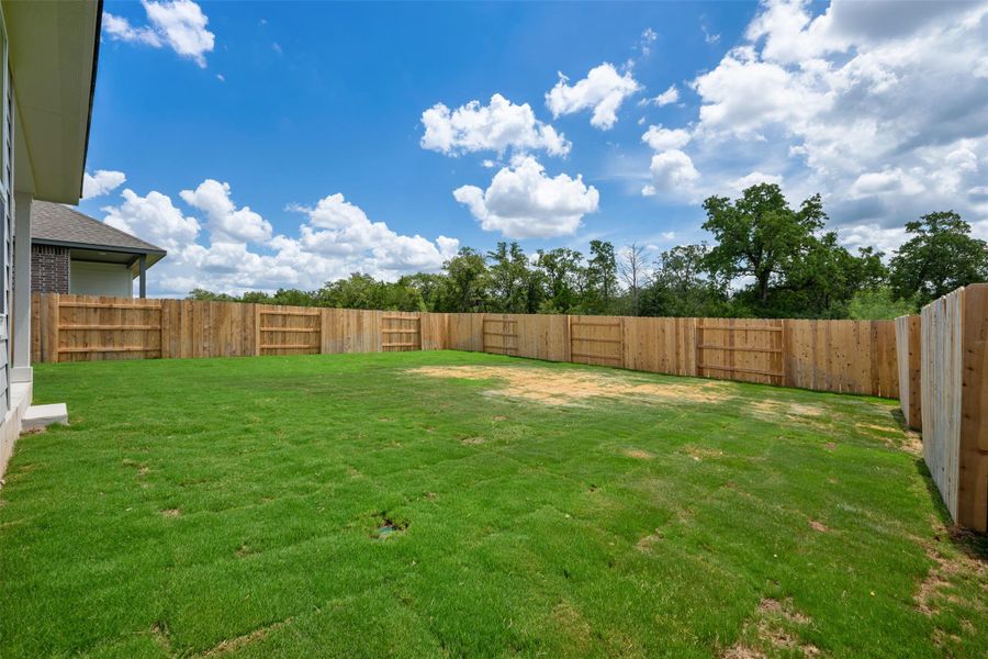 Photos are representative images and renderings for illustrative purposes only. Actual structural options and design images of the home may vary. Photos are representative images and renderings for illustrative purposes only. Actual structural options and design images of the home may vary.