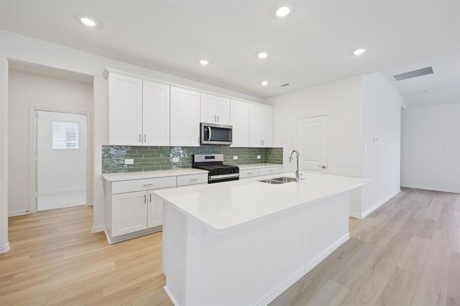 Photo is not of the actual home, but is an inspirational photo of builder’s model home and may depict options, furnishings, and/or decorator features that are not included. Photo is not of the actual home, but is an inspirational photo of builder’s model home and may depict options, furnishings, and/or decorator features that are not included.