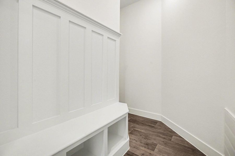 Spacious, unfurnished interior of a new home in Greystone, Angleton (Image 15).