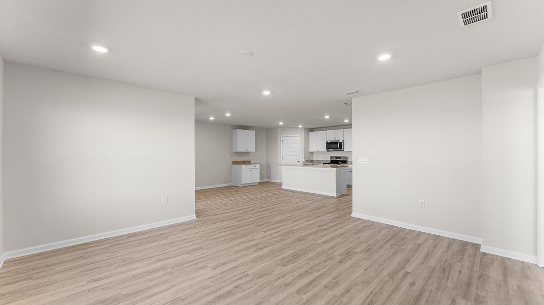 Spacious, unfurnished interior of a new home in Liberty, Panama City (Image 21).