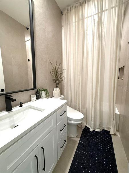 Furnished interior view inside a new home in , Port Charlotte (Image 10).