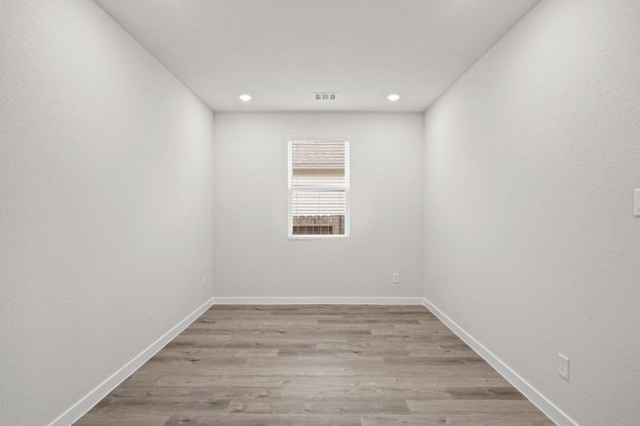 Spacious, unfurnished interior of a new home in Granger Pines, Conroe (Image 14). Spacious, unfurnished interior of a new home in Granger Pines, Conroe (Image 14).