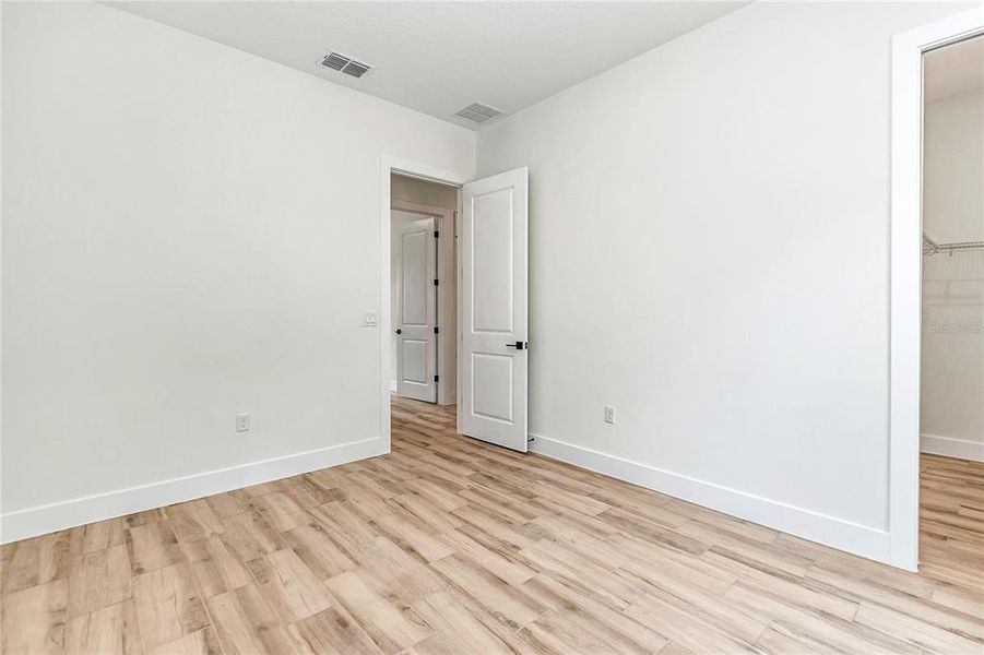 Spacious, unfurnished interior of a new home in , Ocala (Image 22).