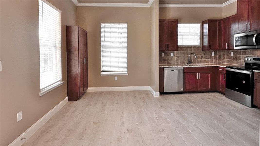 Elegant kitchen, adjacent to dining space