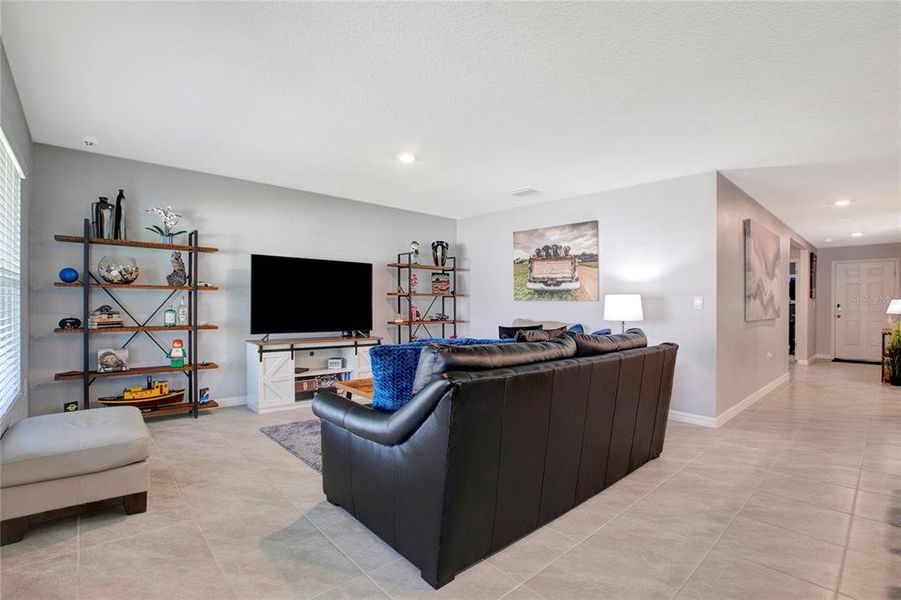 Furnished interior view inside a new home in River Park, Temple Terrace (Image 14).