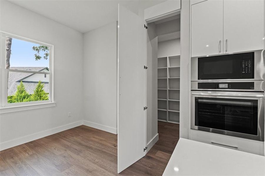 Spacious, unfurnished interior of a new home in Southern Hills Plantation, Brooksville (Image 43).