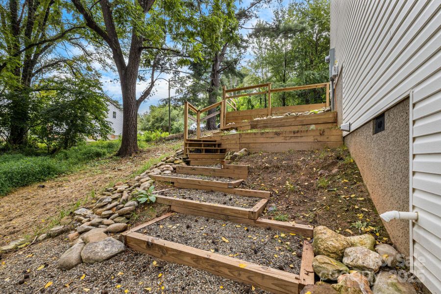 Image 44 of a home in .