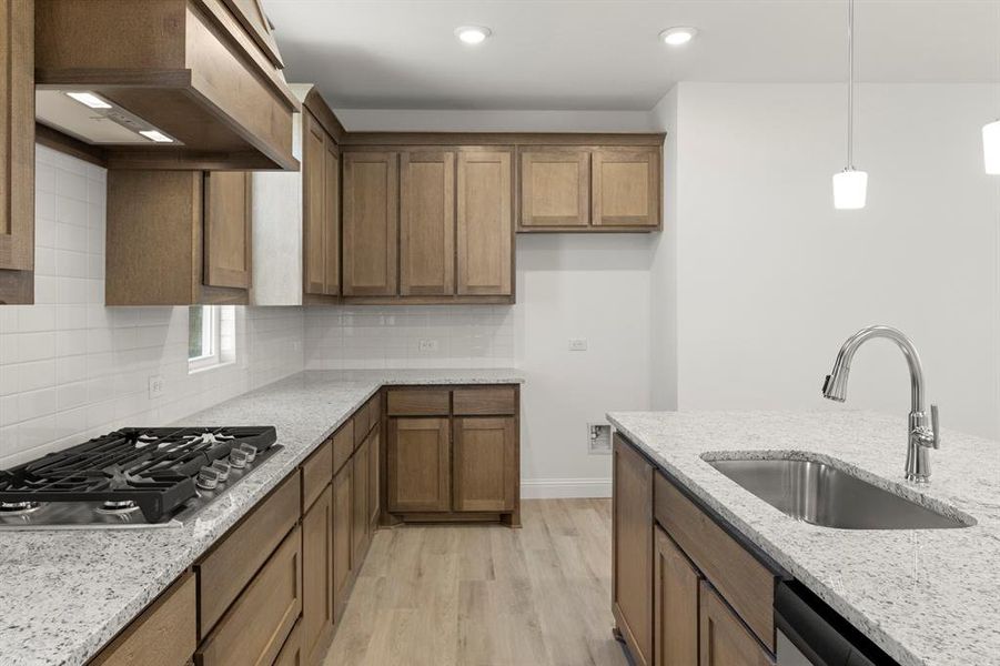 13_14. 510 Front Davis - Kitchen (3)