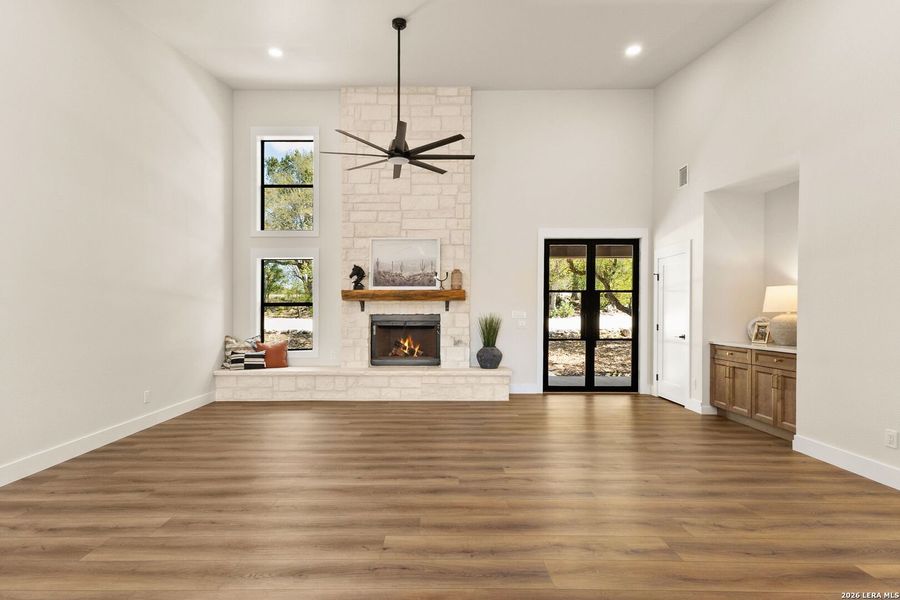 Spacious, unfurnished interior of a new home in , New Braunfels (Image 28).