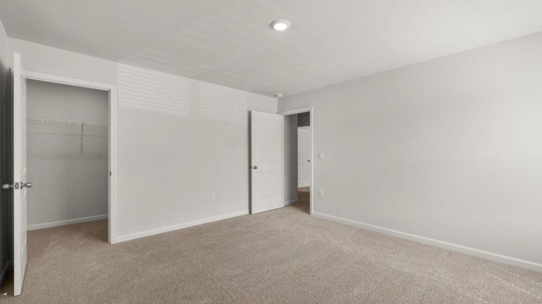 Spacious, unfurnished interior of a new home in Oakleigh Glen, Dallas (Image 14).