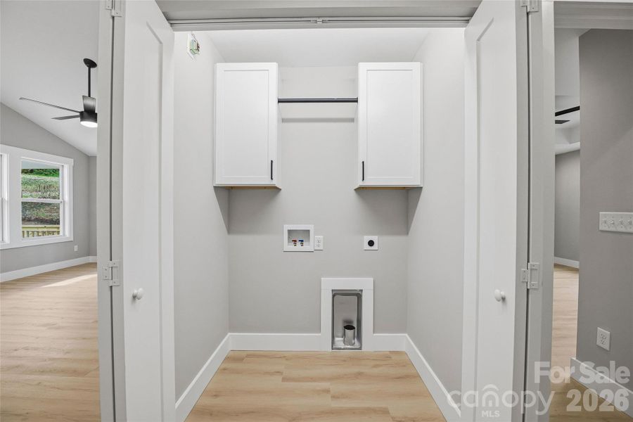 Spacious, unfurnished interior of a new home in , Hendersonville (Image 46). Spacious, unfurnished interior of a new home in , Hendersonville (Image 46).