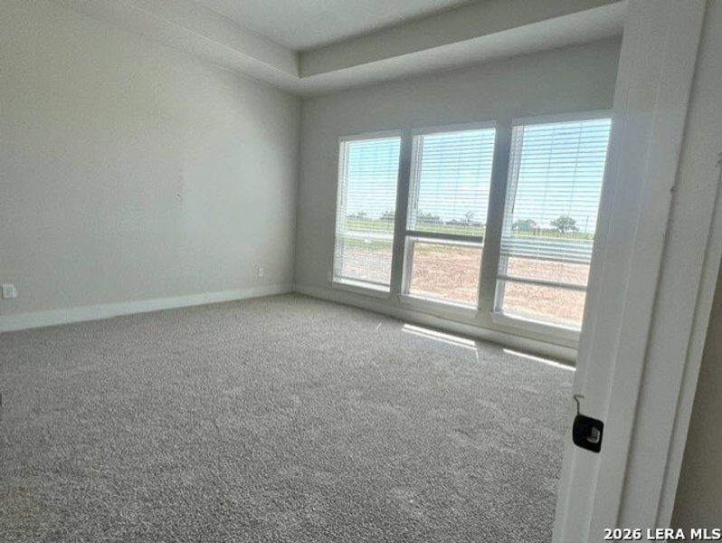 Spacious, unfurnished interior of a new home in Sienna Lakes, San Antonio (Image 8).