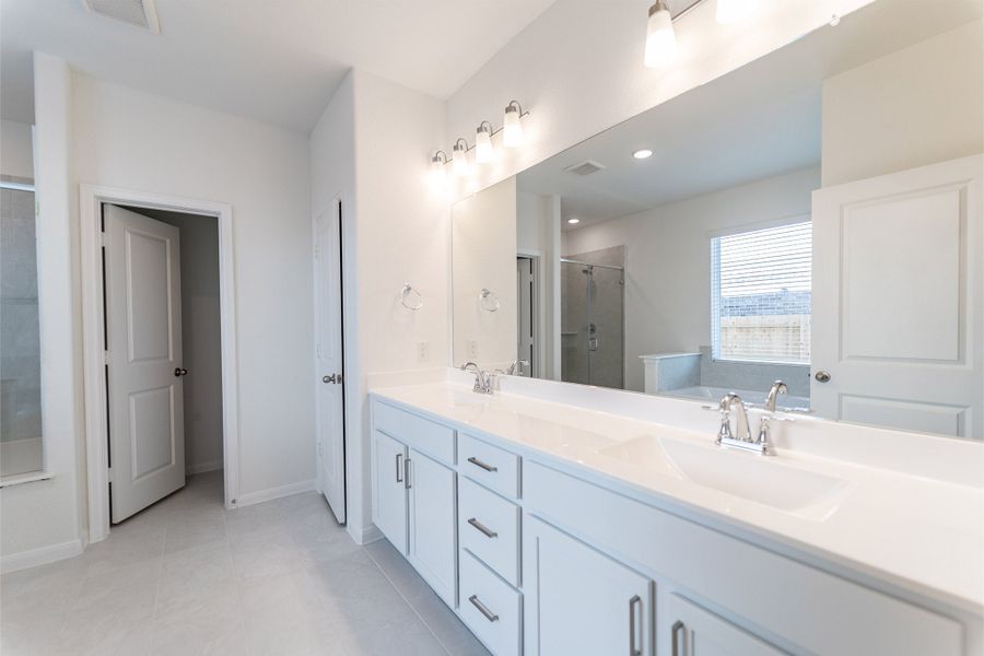 Furnished interior view inside a new home in Lago Mar, Texas City (Image 8). Furnished interior view inside a new home in Lago Mar, Texas City (Image 8).