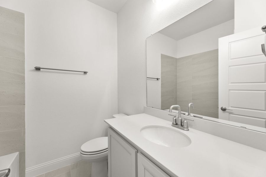 Furnished interior view inside a new home in Meadow Run, Melissa (Image 10).