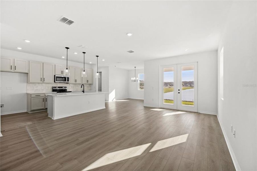 Spacious, unfurnished interior of a new home in , Kissimmee (Image 13).