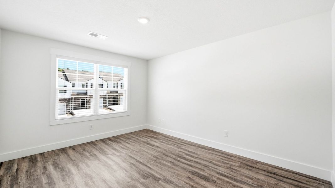 Spacious, unfurnished interior of a new home in The Arbor Townhomes, Kingsport (Image 19).