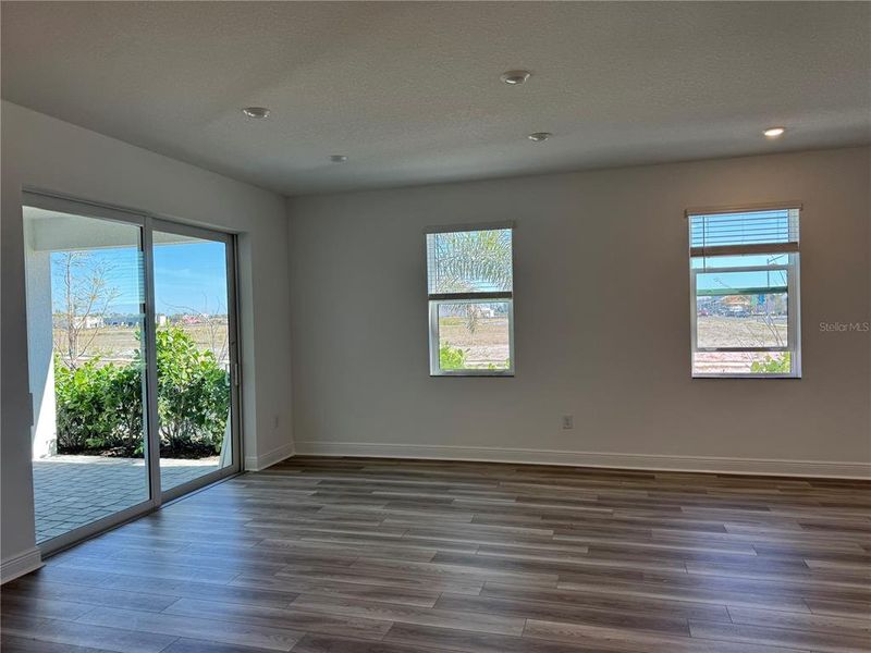 Spacious, unfurnished interior of a new home in SeaFlower, Bradenton (Image 27).
