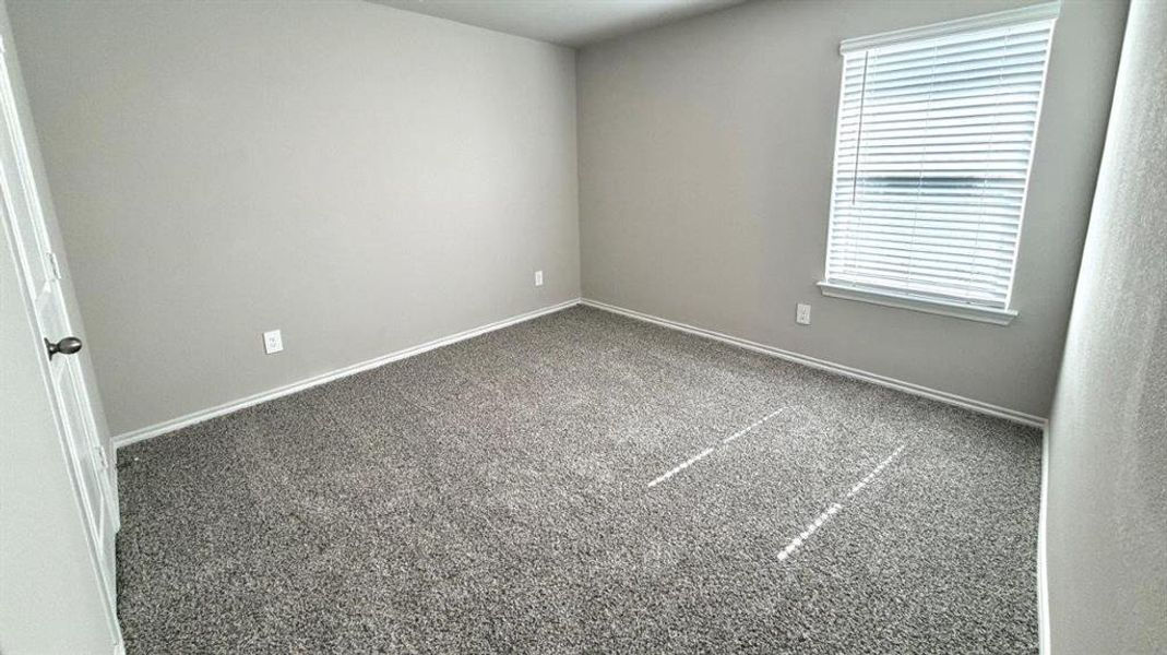 Spacious, unfurnished interior of a new home in Sunnycreek, Fort Worth (Image 14).