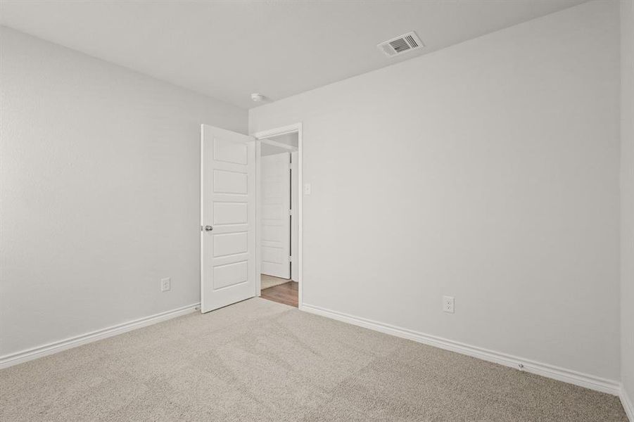 Spacious, unfurnished interior of a new home in Sycamore Landing, Fort Worth (Image 16). Spacious, unfurnished interior of a new home in Sycamore Landing, Fort Worth (Image 16).