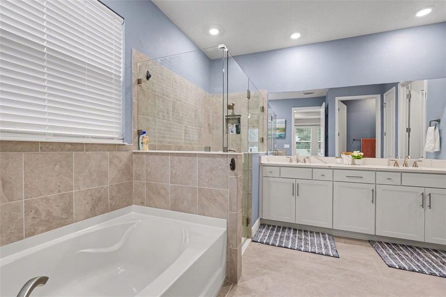 Furnished interior view inside a new home in Willow Reserve, Lutz (Image 27).