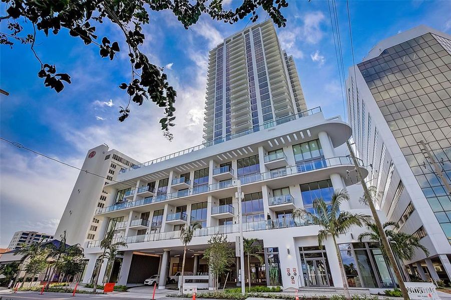 Condo located in St. Petersburg, FL showcasing its design and architecture (Image 35). Condo located in St. Petersburg, FL showcasing its design and architecture (Image 35).