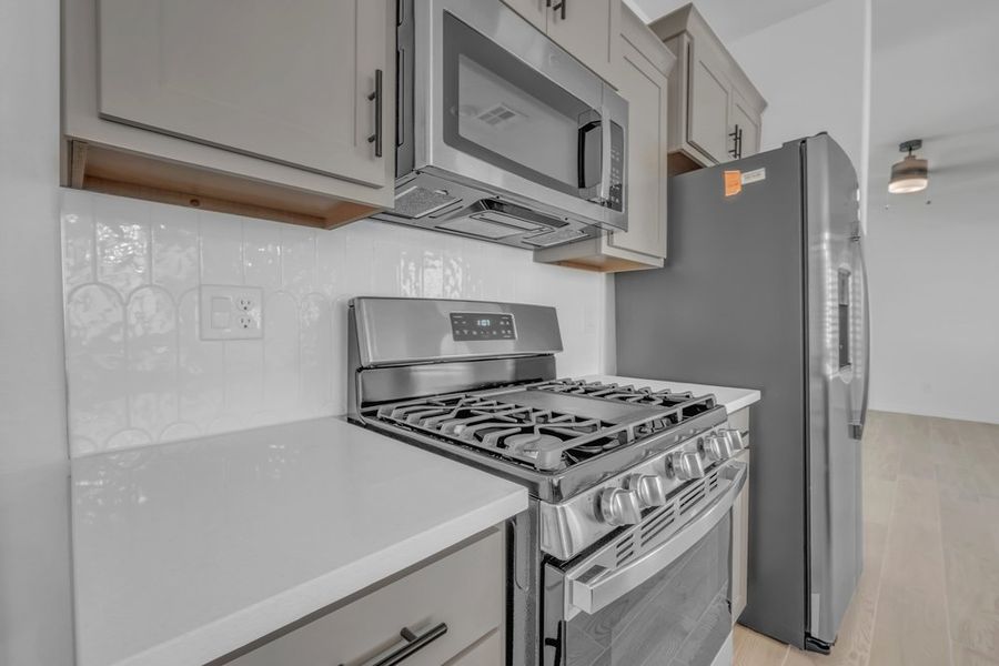 Representative furnished interior of a home built from the Bellagio 425SSC by Saratoga Homes in Paseo Del Este, El Paso (Image 8).