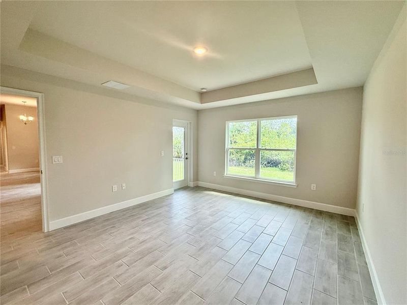 Spacious, unfurnished interior of a new home in Port Charlotte, Port Charlotte (Image 12).
