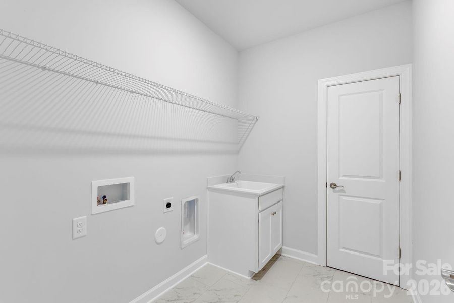 Spacious, unfurnished interior of a new home in Roselyn, Lancaster (Image 27).