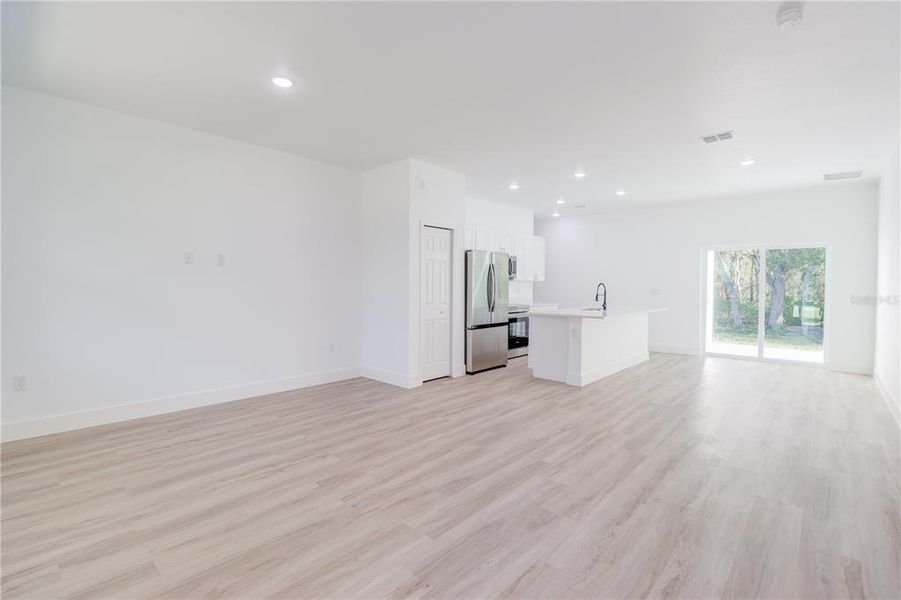 Spacious, unfurnished interior of a new home in , Ocklawaha (Image 8). Spacious, unfurnished interior of a new home in , Ocklawaha (Image 8).