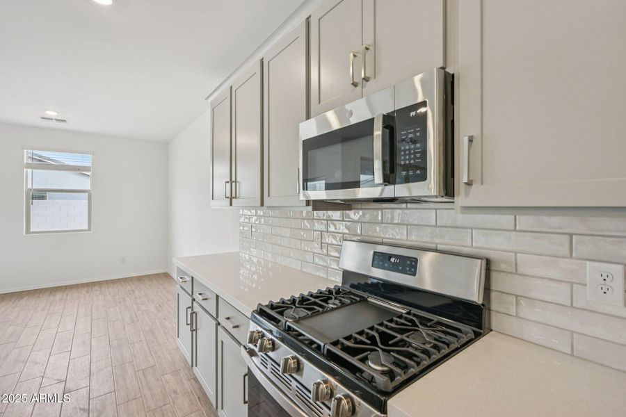 11-web-or-mls-W Cansados Rd-S1110-011