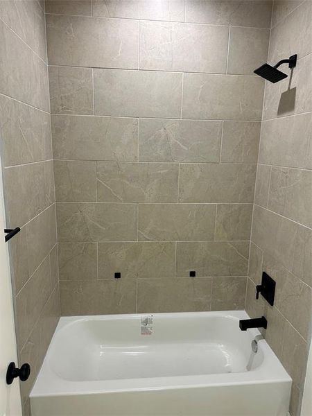 Close-up of interior finishes inside a home in , Tuscola (Image 6). Close-up of interior finishes inside a home in , Tuscola (Image 6).