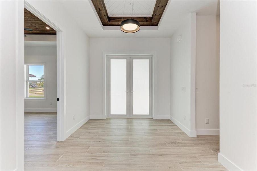 Spacious, unfurnished interior of a new home in , Punta Gorda (Image 22).