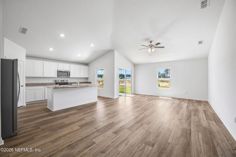 Spacious, unfurnished interior of a new home in Westport Landing, Jacksonville (Image 41).