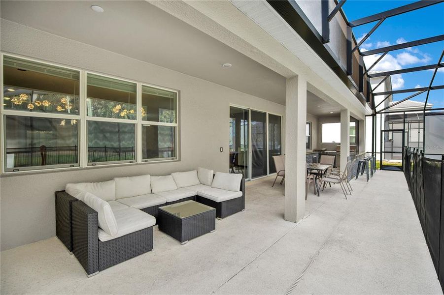 Exterior details and patio area of a home in , Kissimmee (Image 19).
