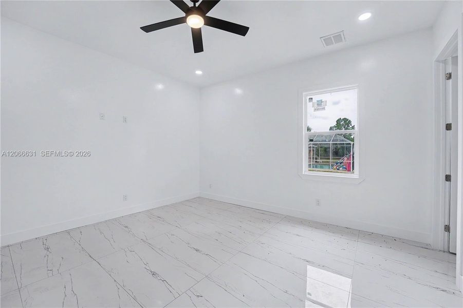 Spacious, unfurnished interior of a new home in , Lehigh Acres (Image 27).