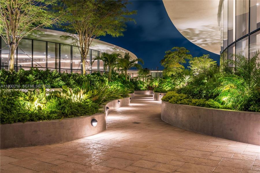 Community amenities in Aria Reserve, Miami (Image 72).