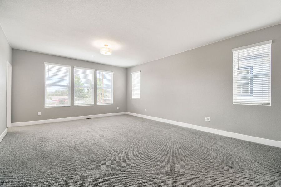 Spacious, unfurnished interior of a new home in Uplands, Westminster (Image 13).