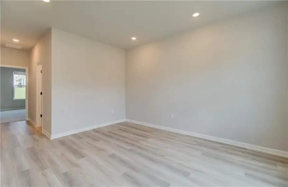 Spacious, unfurnished interior of a new home in Brighton, Locust Grove (Image 12).