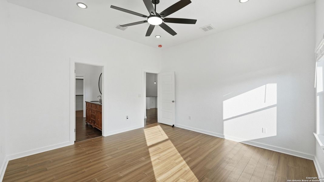 Spacious, unfurnished interior of a new home in , Elmendorf (Image 39).
