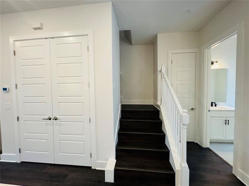 Spacious, unfurnished interior of a new home in , Oviedo (Image 29).