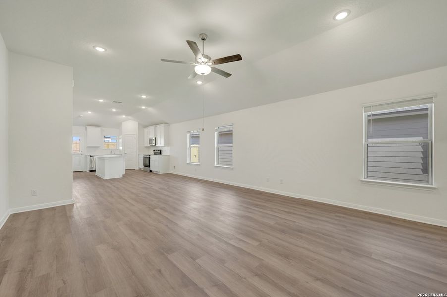 Spacious, unfurnished interior of a new home in Park Place, New Braunfels (Image 41).