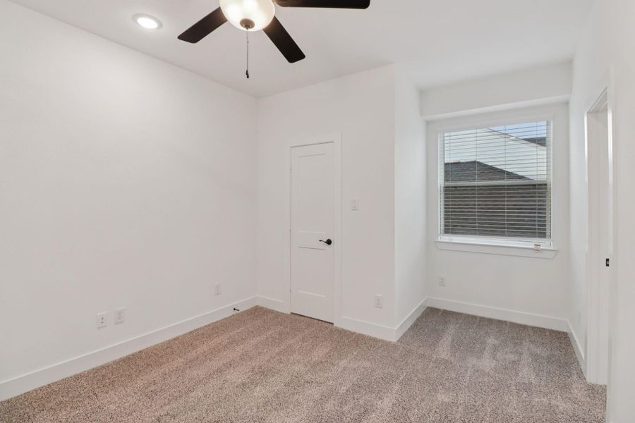 Spacious, unfurnished interior of a new home in Kresston, Montgomery (Image 26).