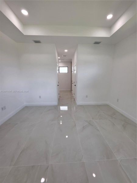 Spacious, unfurnished interior of a new home in , Lehigh Acres (Image 13).