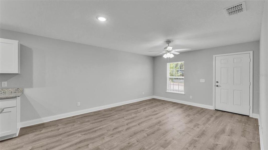 Spacious, unfurnished interior of a new home in , Fort Meade (Image 26).