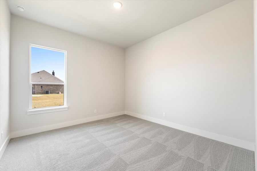 Spacious, unfurnished interior of a new home in Eagle Ridge Estates, Weatherford (Image 32).