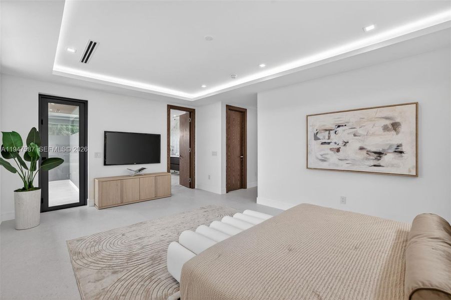Furnished interior view inside a new home in , Fort Lauderdale (Image 57).