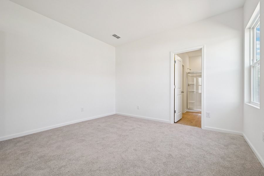 Representative unfurnished interior of a home built from the Grove by Ashton Woods in Middleton Farms, Middlesex (Image 25).