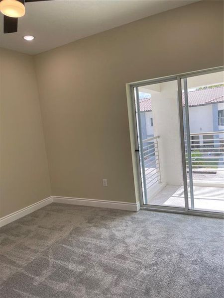 Spacious, unfurnished interior of a new home in , Davenport (Image 30).