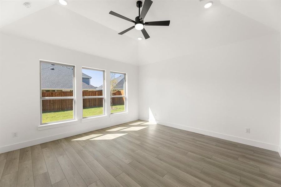 Spacious, unfurnished interior of a new home in Valencia on The Lake, Little Elm (Image 30).